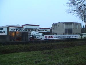 TE HUUR : BEDRIJFSRUIMTE + KANTOOR 